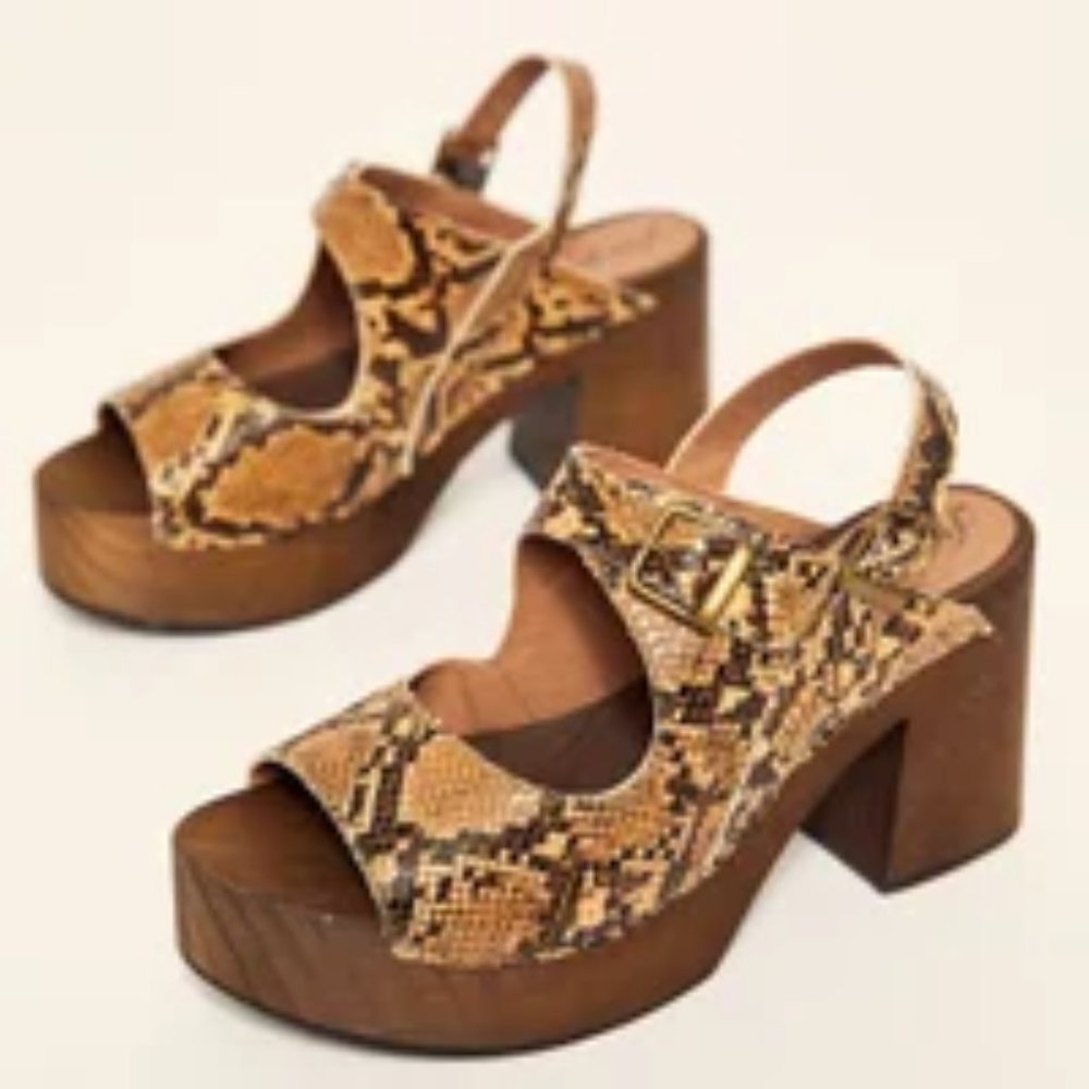 🌺FREE PEOPLE “BELEM” SNAKESKIN PRINT WOODEN CHUNKY HEEL PLATFORM CLOG SANDAL